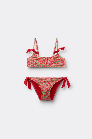 Bikini Girls’ Strawberry Party