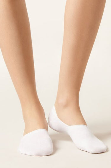 Unisex cool and breathable cotton and linen invisible socks.