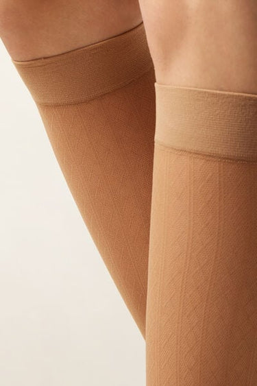 Diamond-Patterned Knee-High-Socks